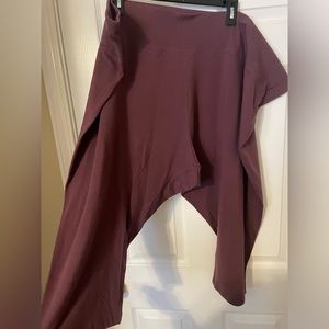 Size 5X Sonoma plum Capri leggings NWT